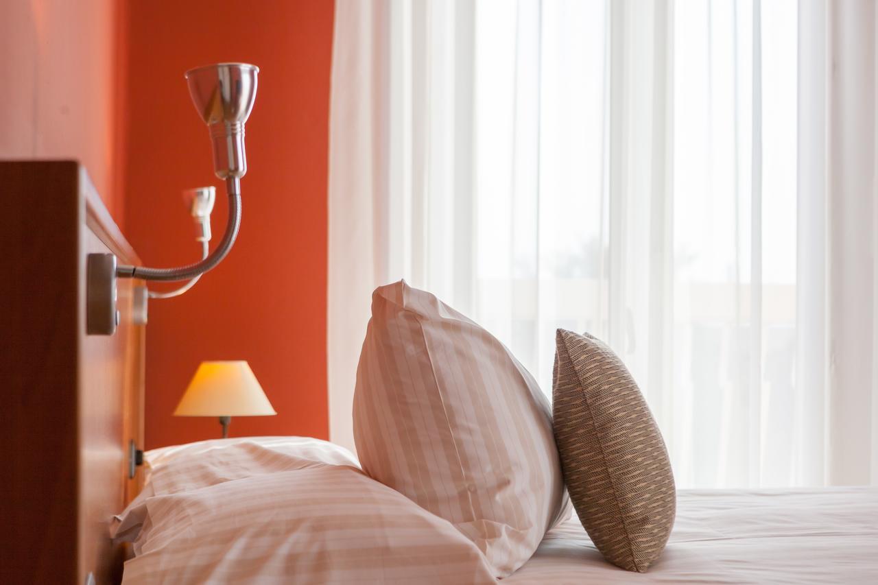 Hotel Bardolino Quarto foto